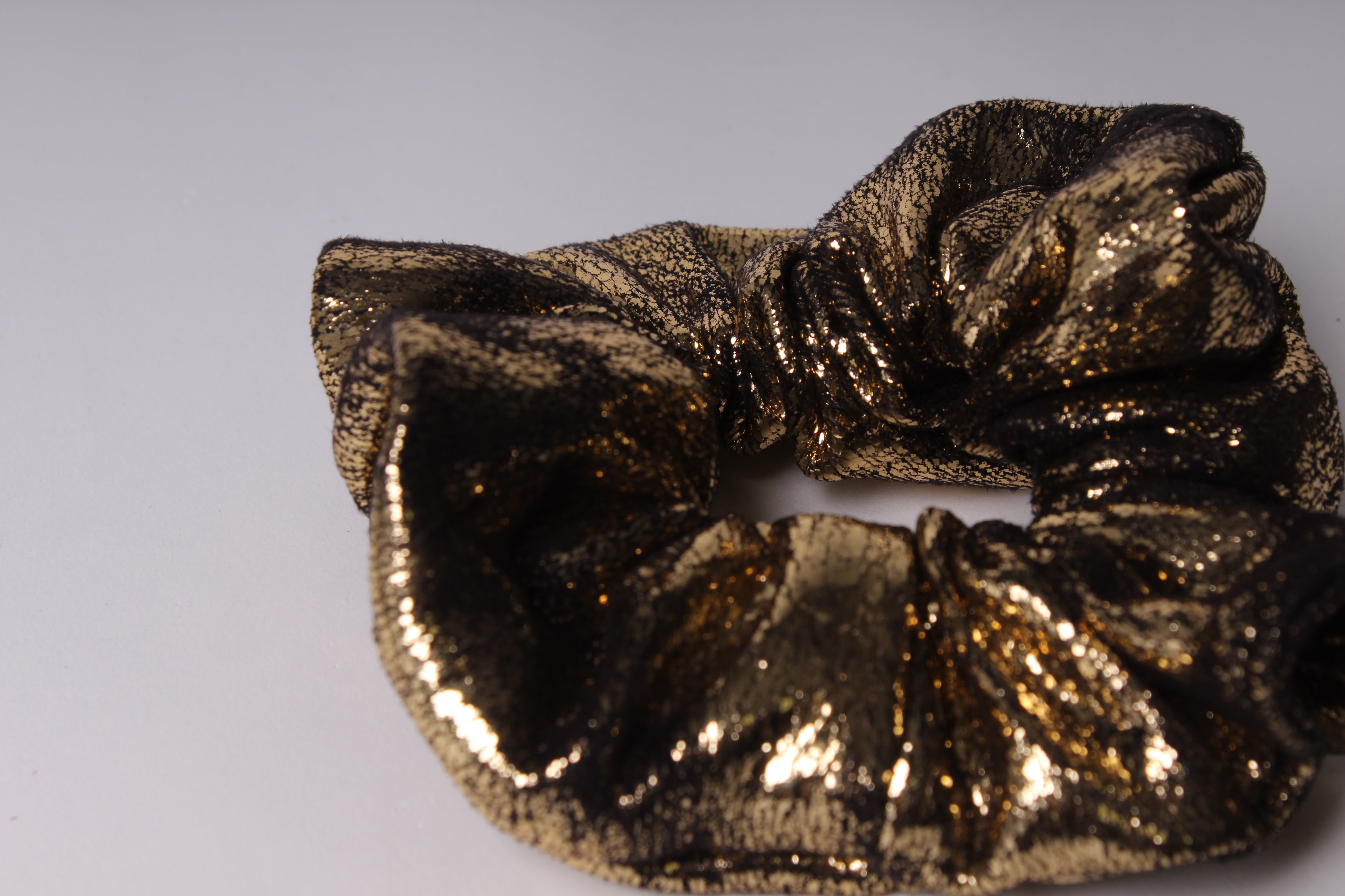 סקראנצ'י זהב משופשף