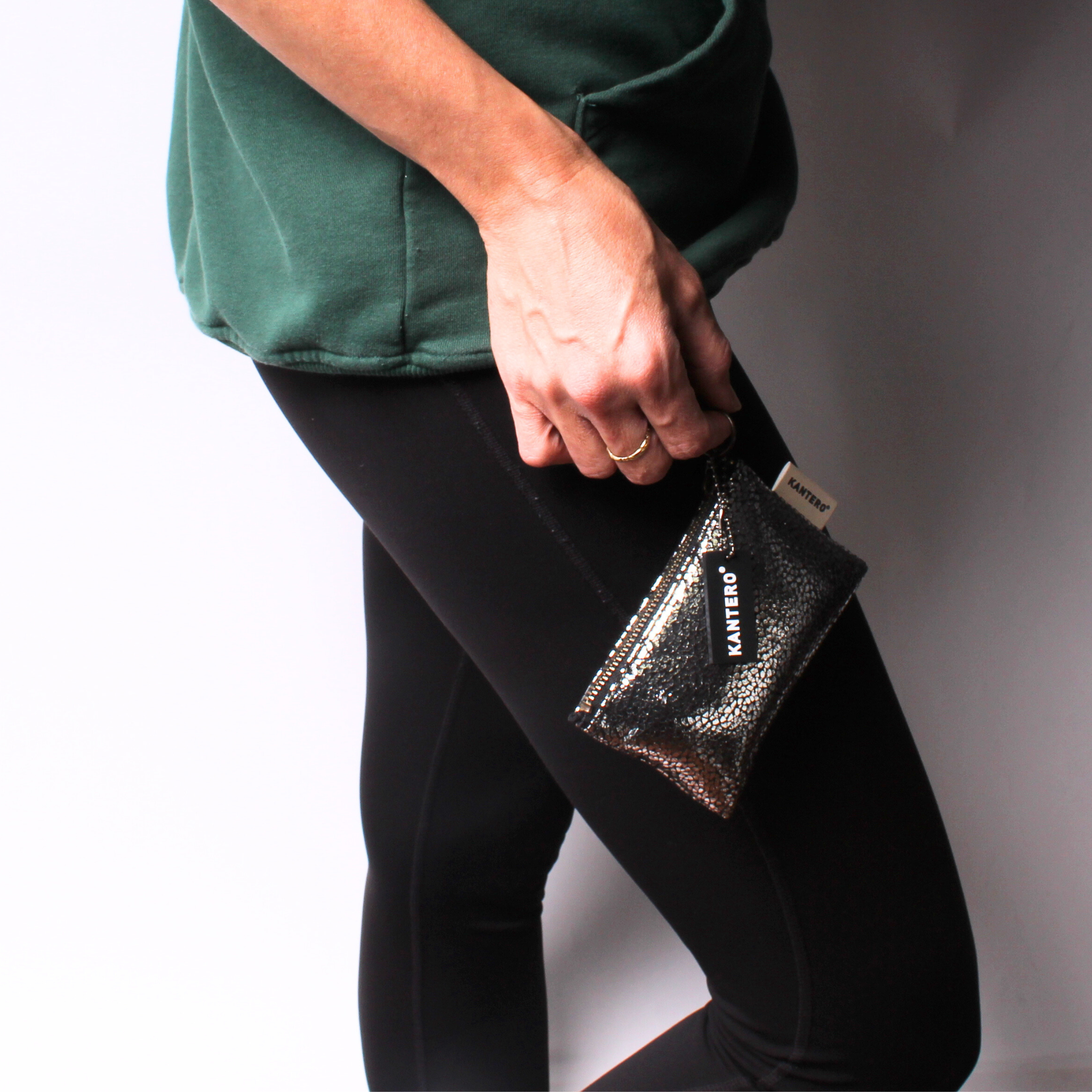 קלאץ' סופר קטן נצנצים כסוף כהה