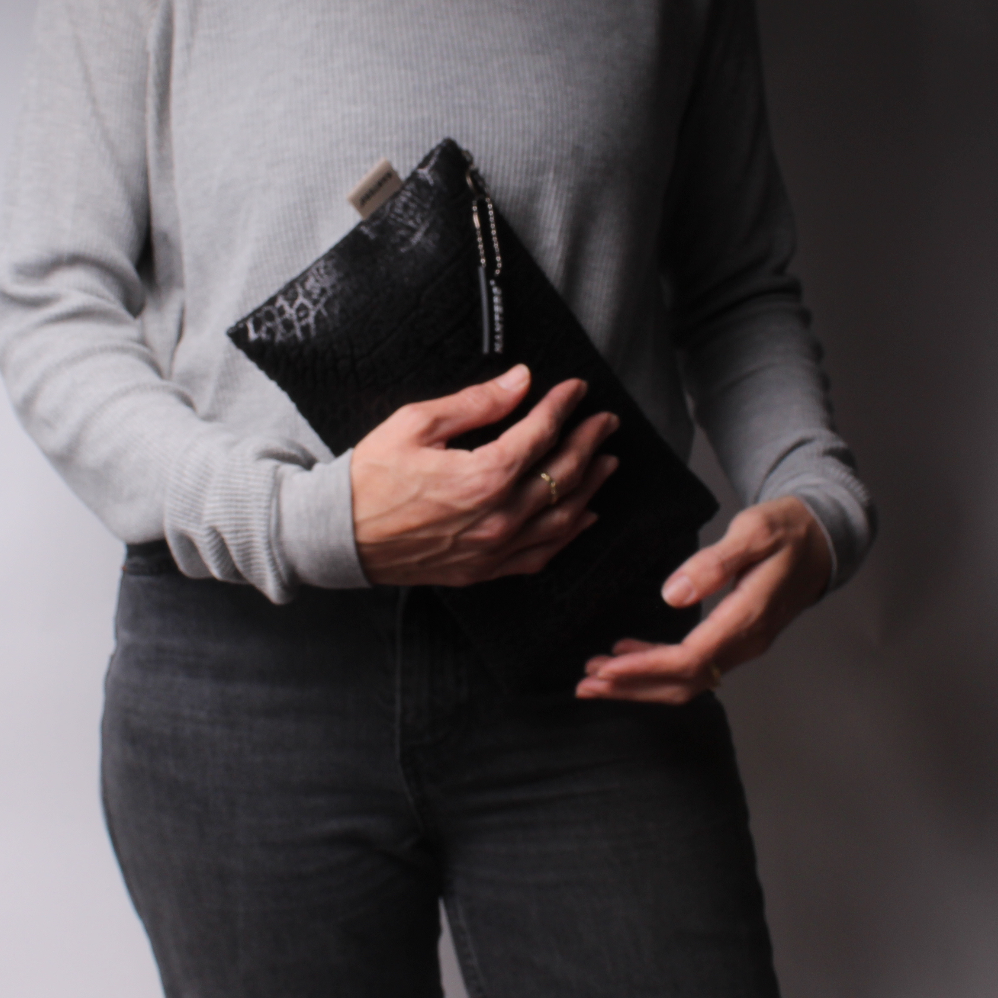 קלאץ' גדול הדפס תנין שחור