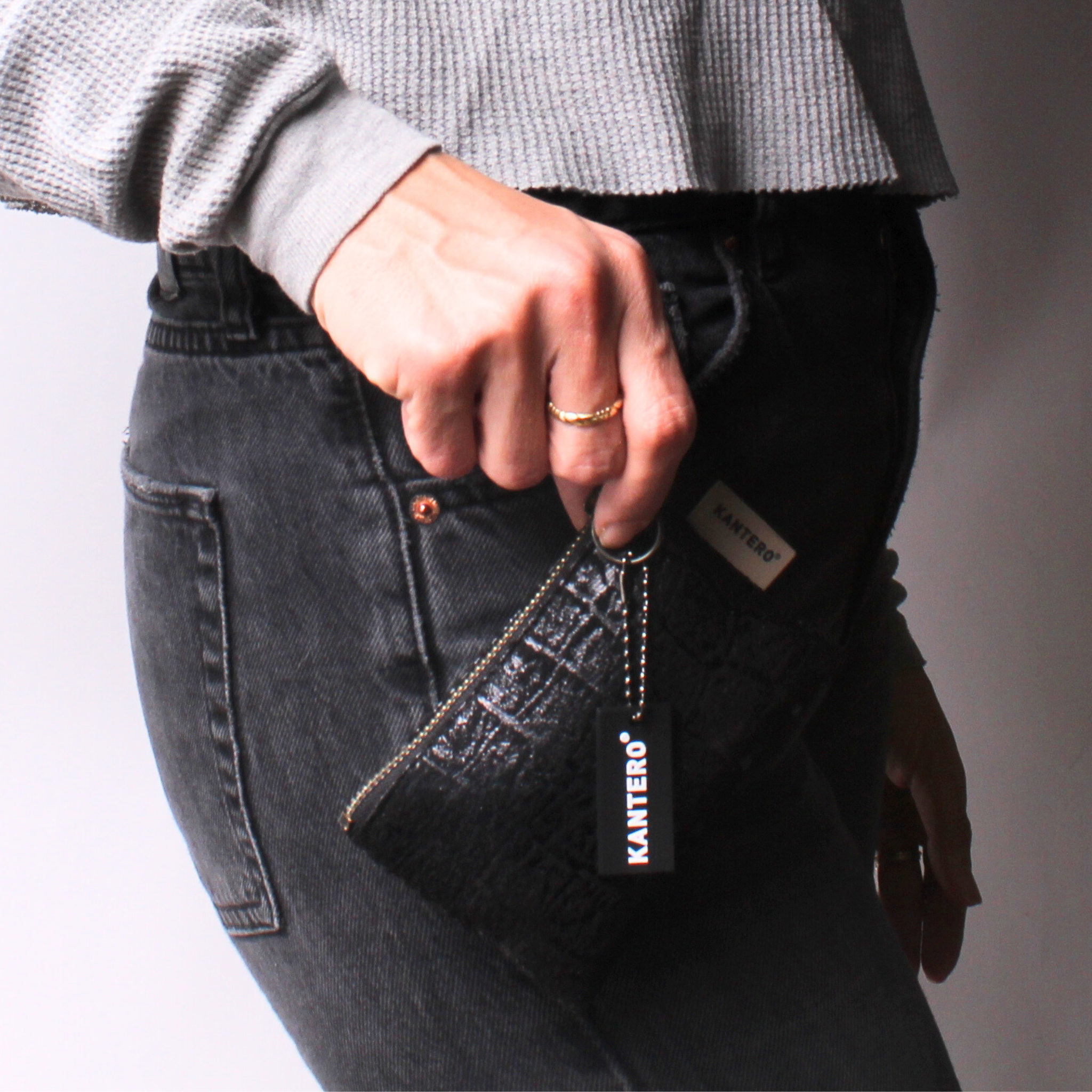 קלאץ' סופר קטן תנין שחור