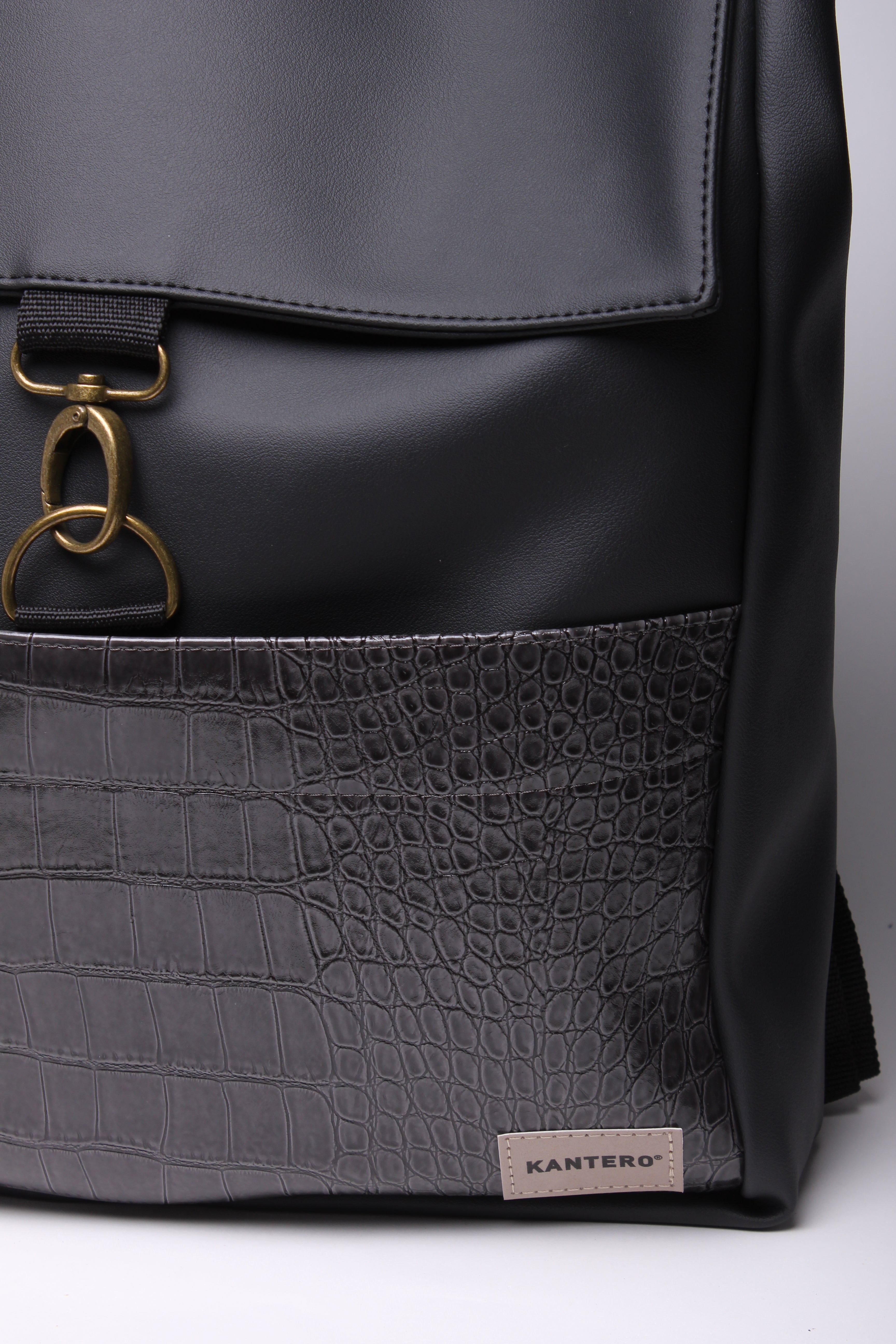 תיק גב אקספרט פלוס- קרוקו אפור ושחור