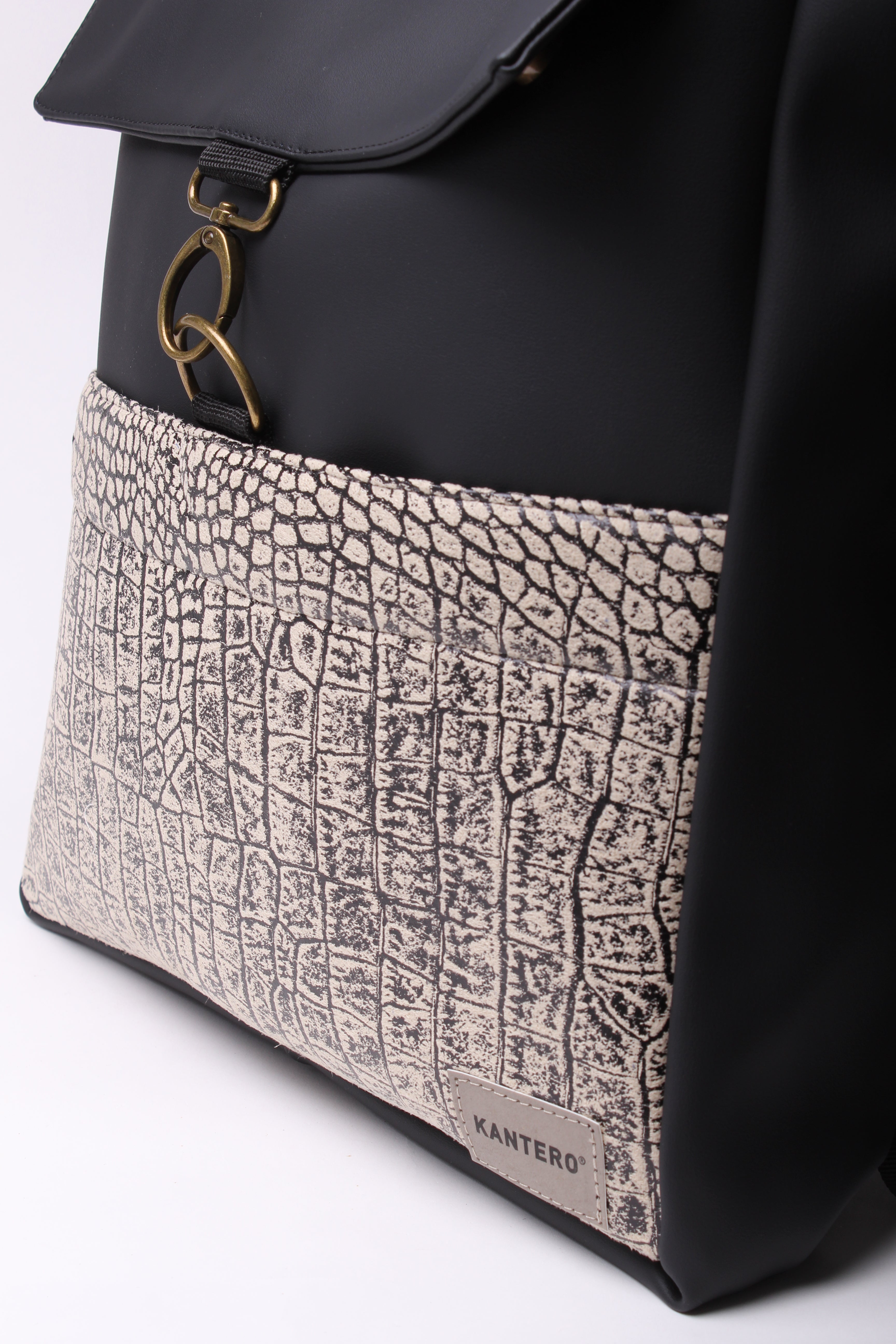 תיק גב אקספרט פלוס- תנין ושחור