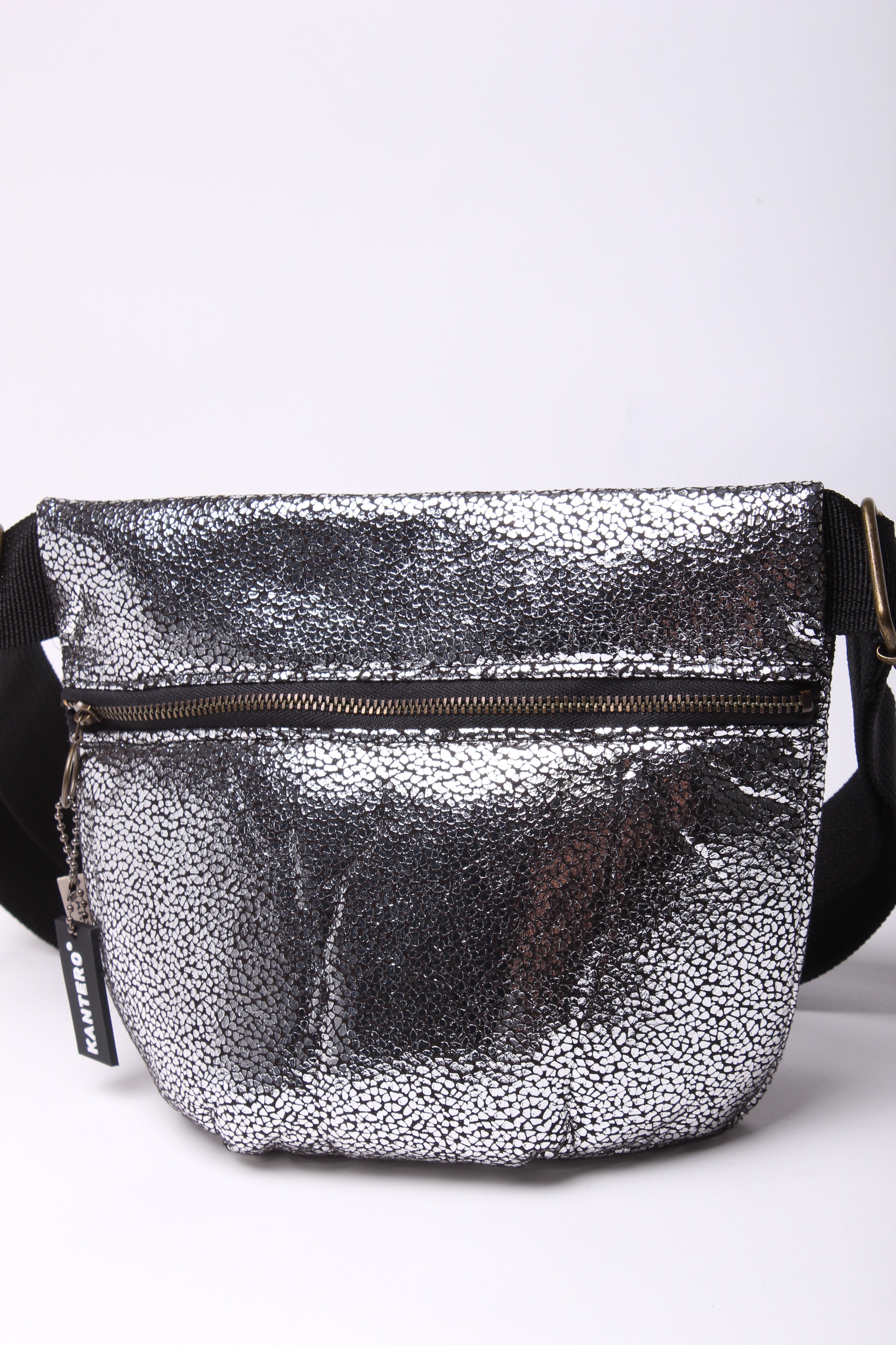 פאוץ' מרובע נצנצים כסוף כהה