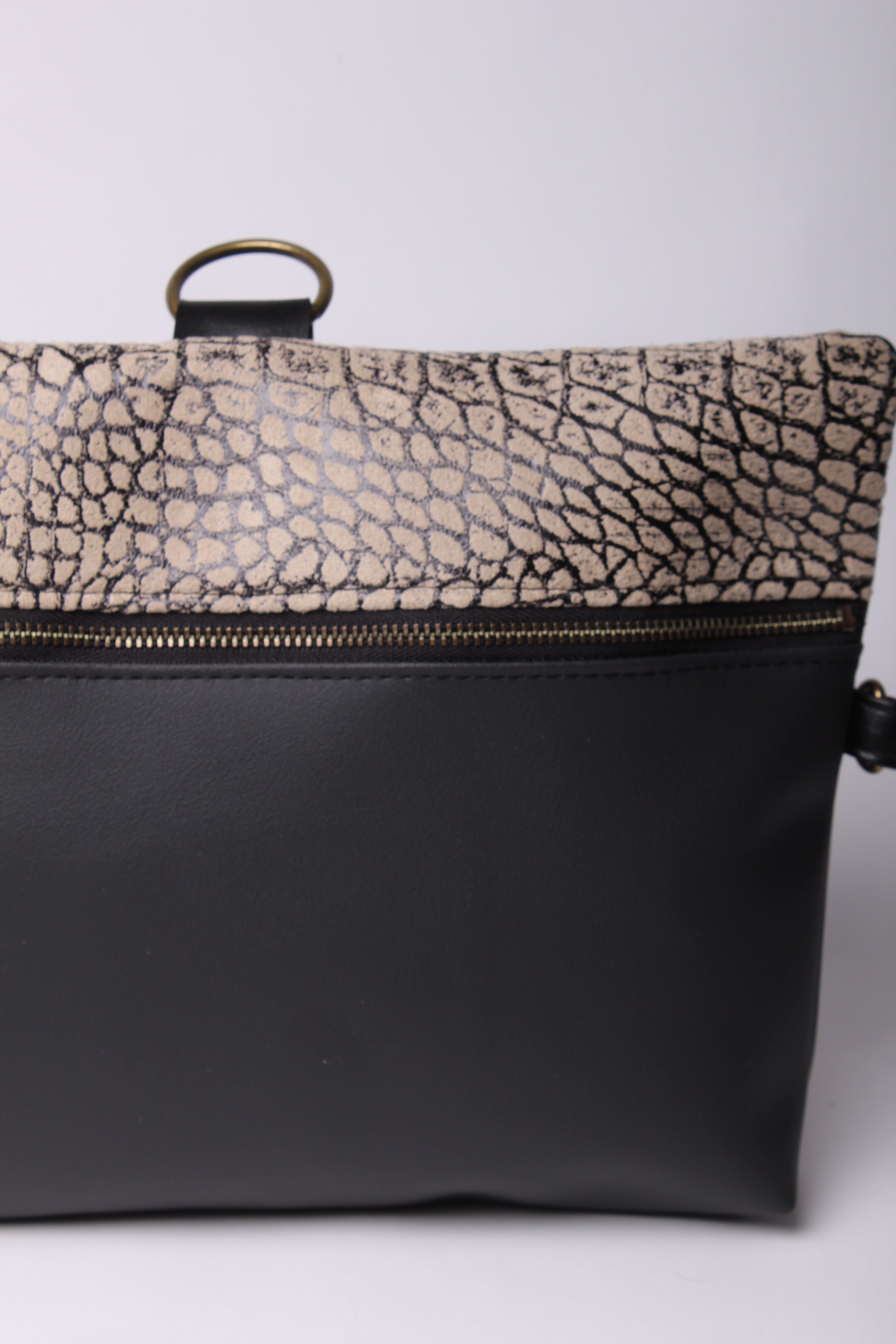 4 ב-1 הדפס תנין ושחור