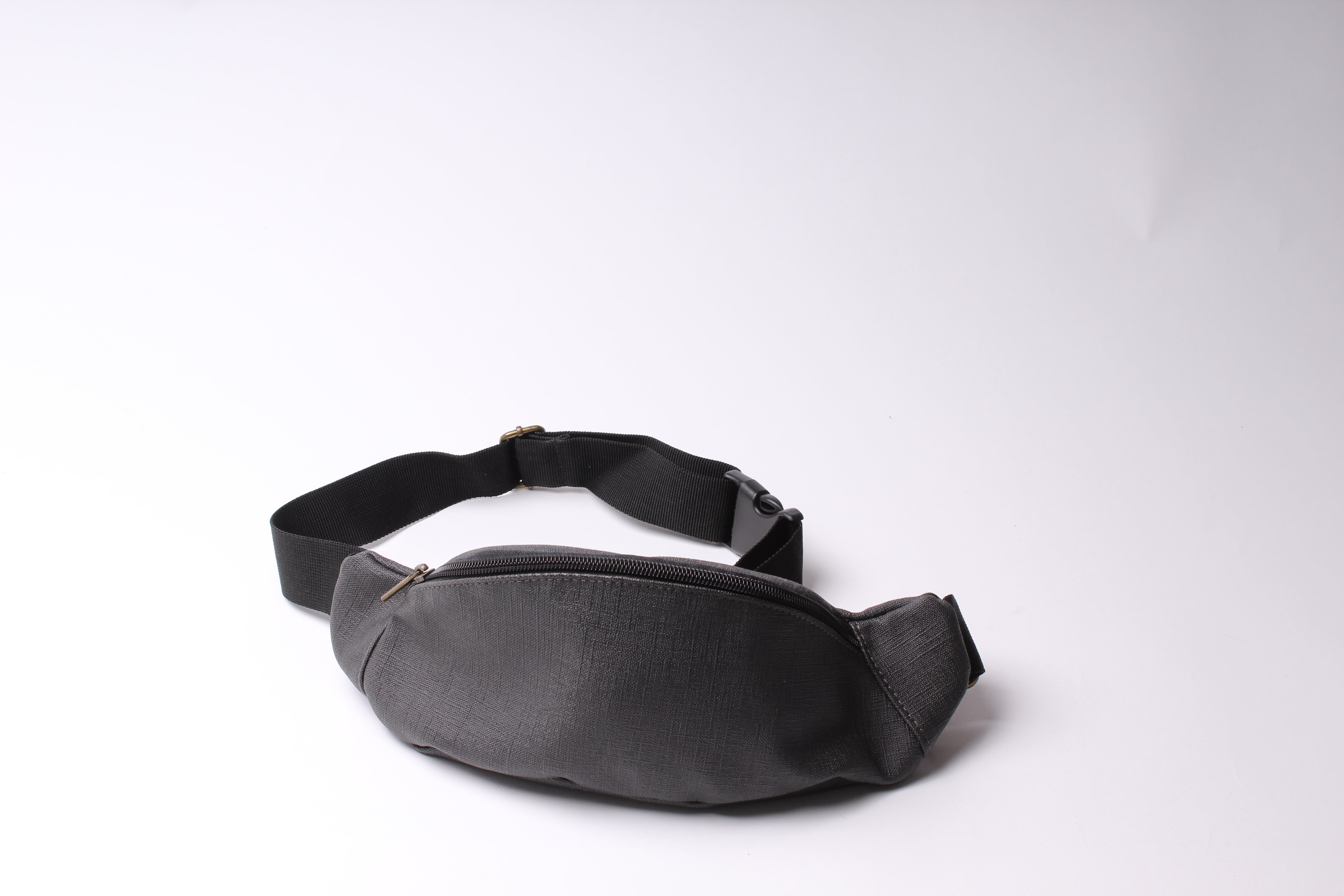 פאוץ׳ קלאסי כחול משופשף ושחור