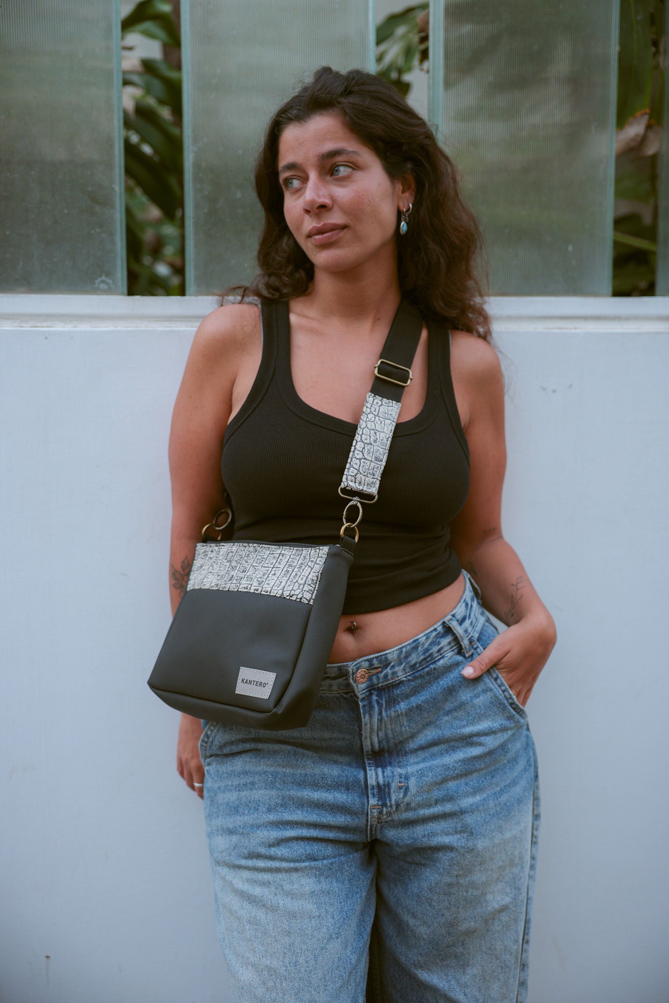 תיק צד SLIDE-הדפס תנין ושחור