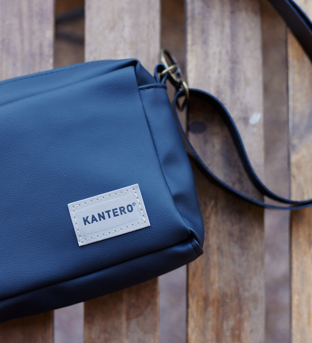 תיק צד קטן EDIT- שחור מט