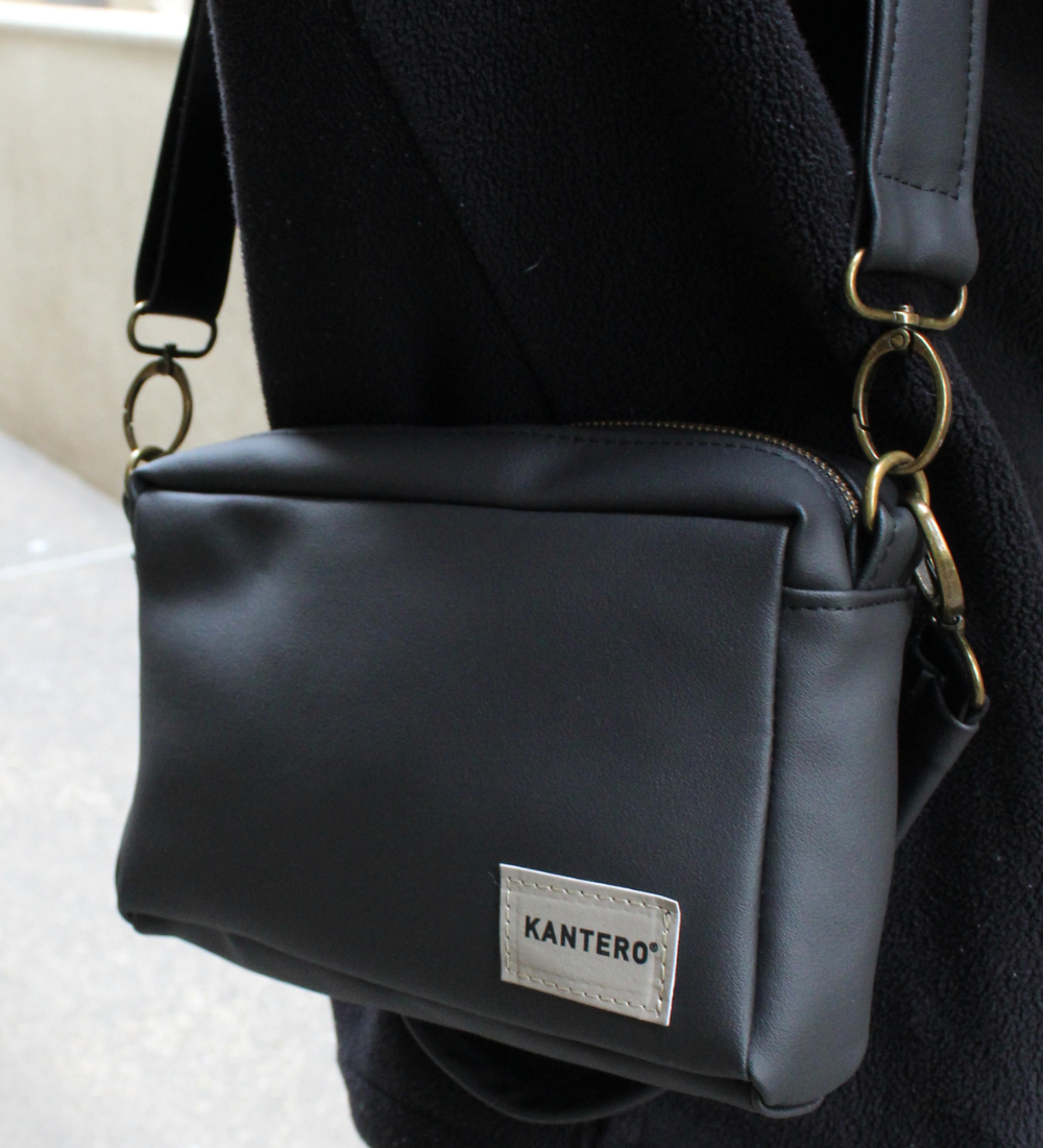 תיק צד קטן EDIT- שחור מט