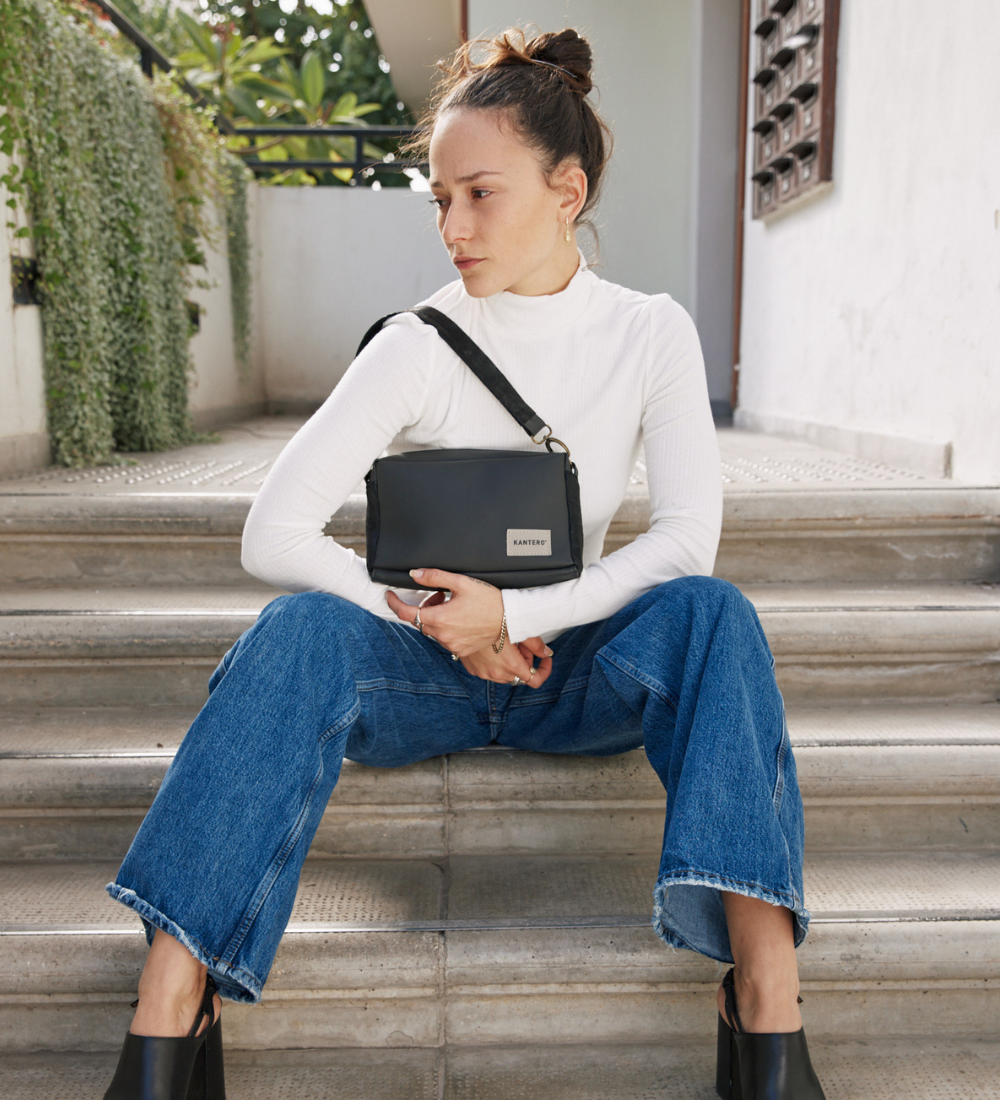 תיק צד קטן EDIT-שחור נצנצים ושחור