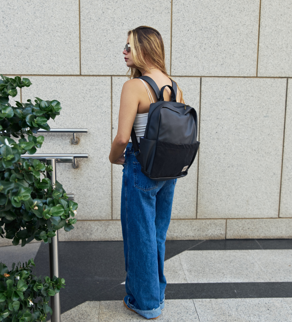 תיק גב וייז שחור נצנצים ושחור