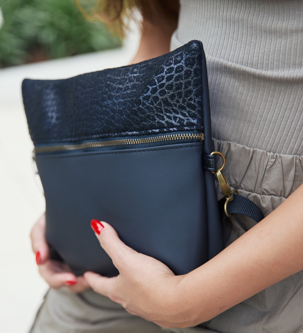 4 ב-1 הדפס תנין שחור ושחור