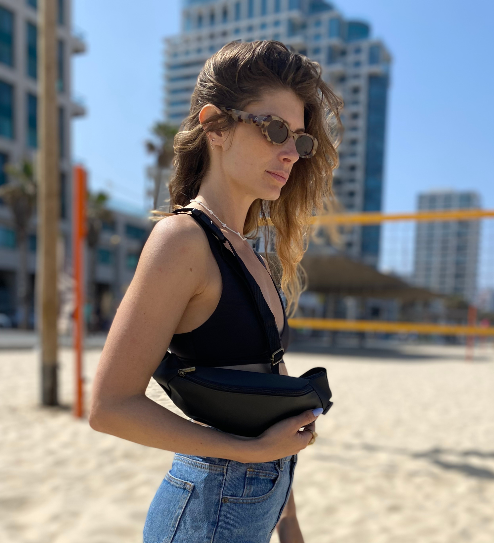 פאוץ' קלאסי שחור מט