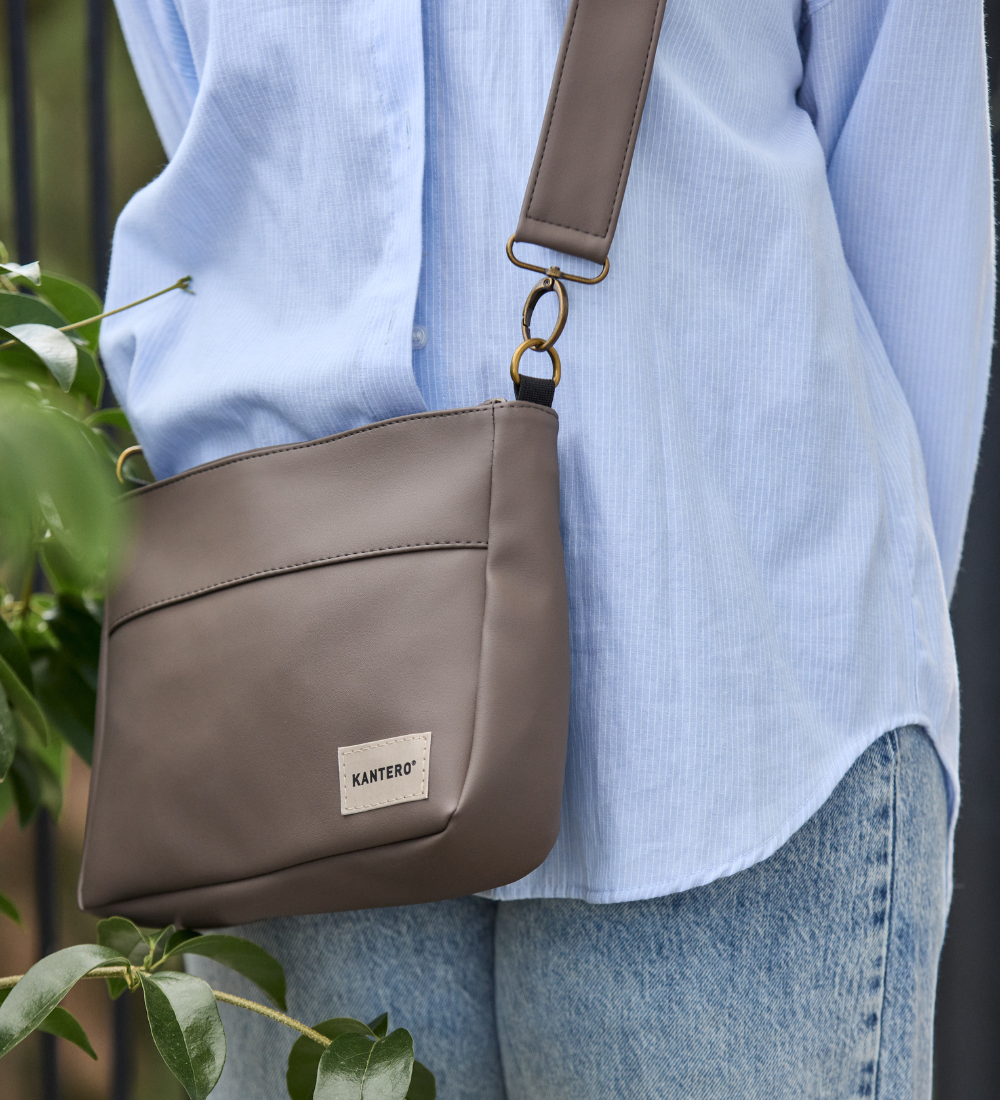 תיק צד  SLIDE -חום בהיר