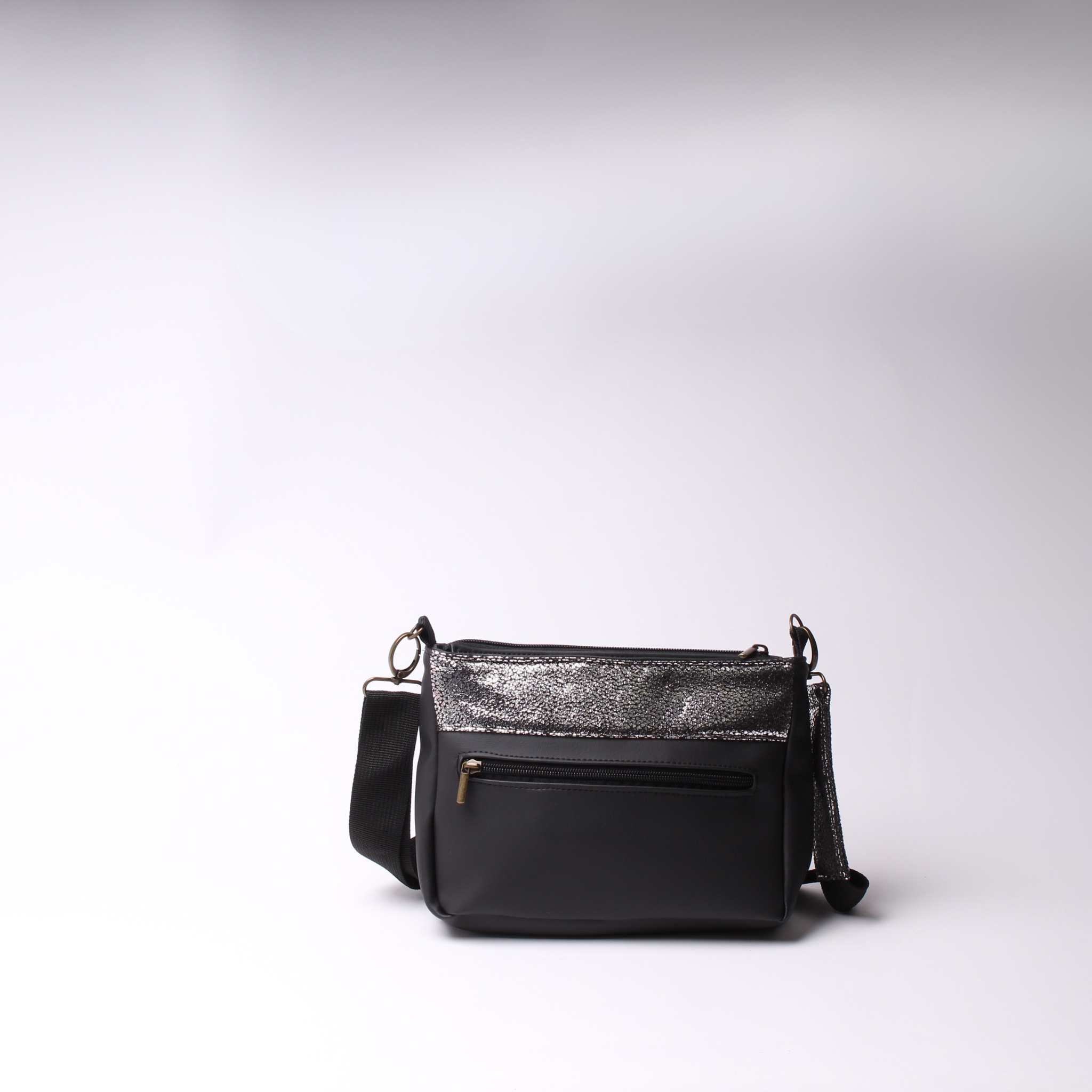 תיק צד SLIDE -נצנצים כסוף כהה ושחור