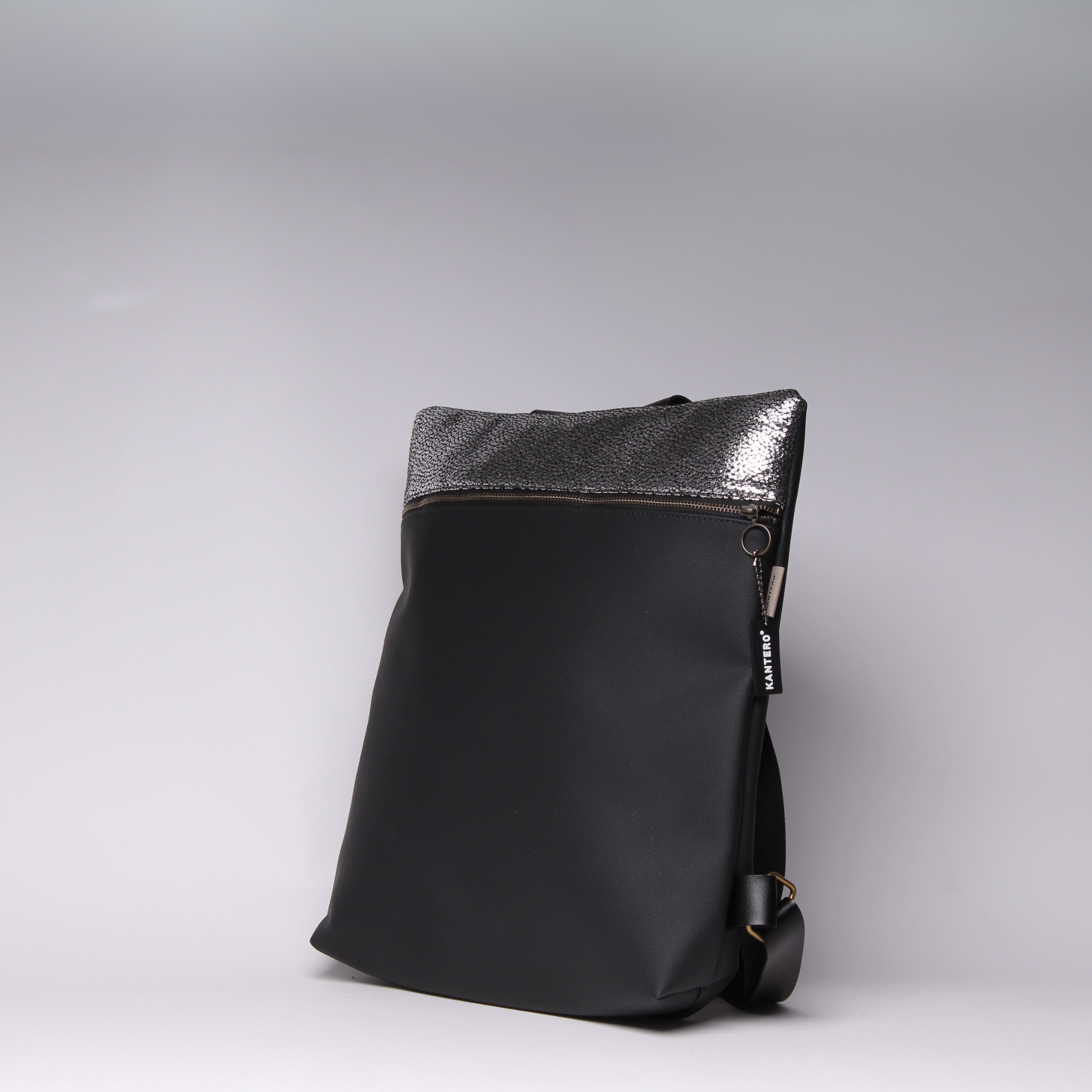 מלבן נצנצים כסוף כהה ושחור