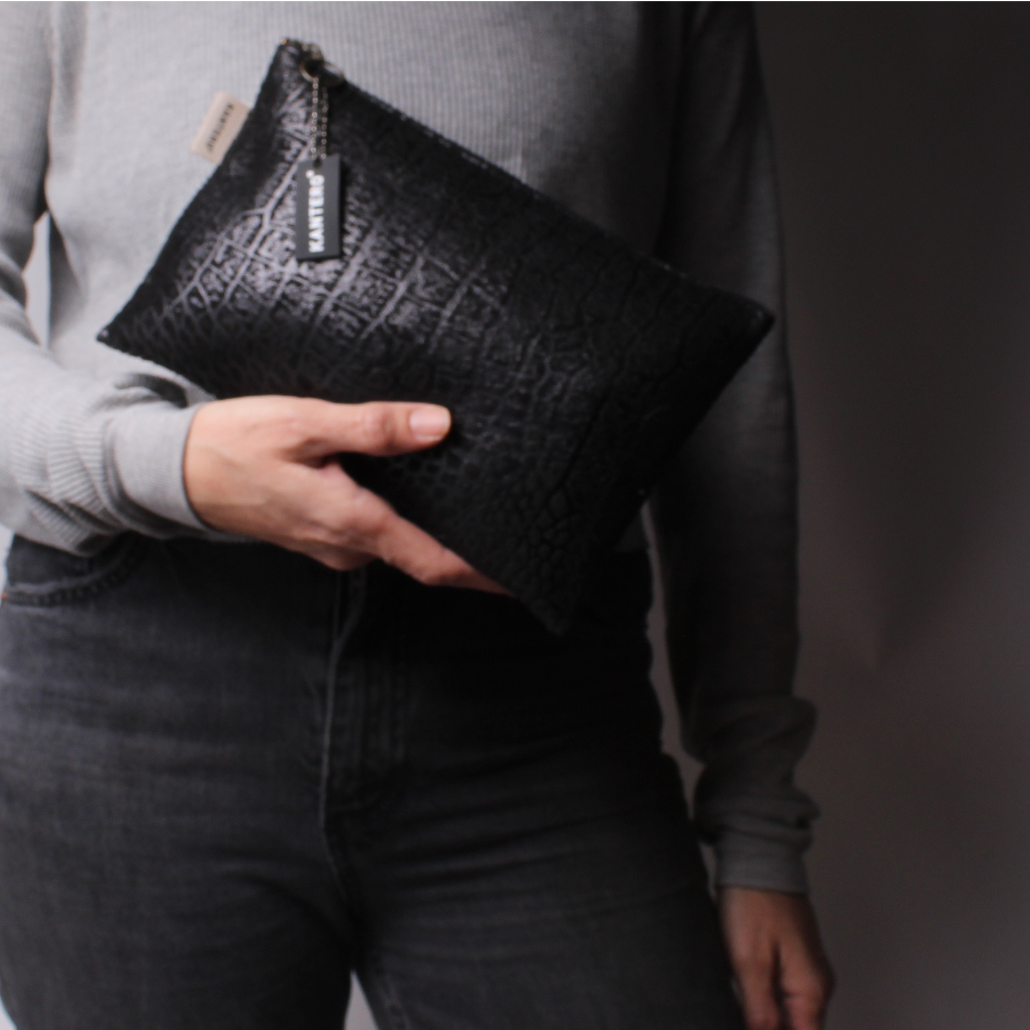 קלאץ' גדול הדפס תנין שחור