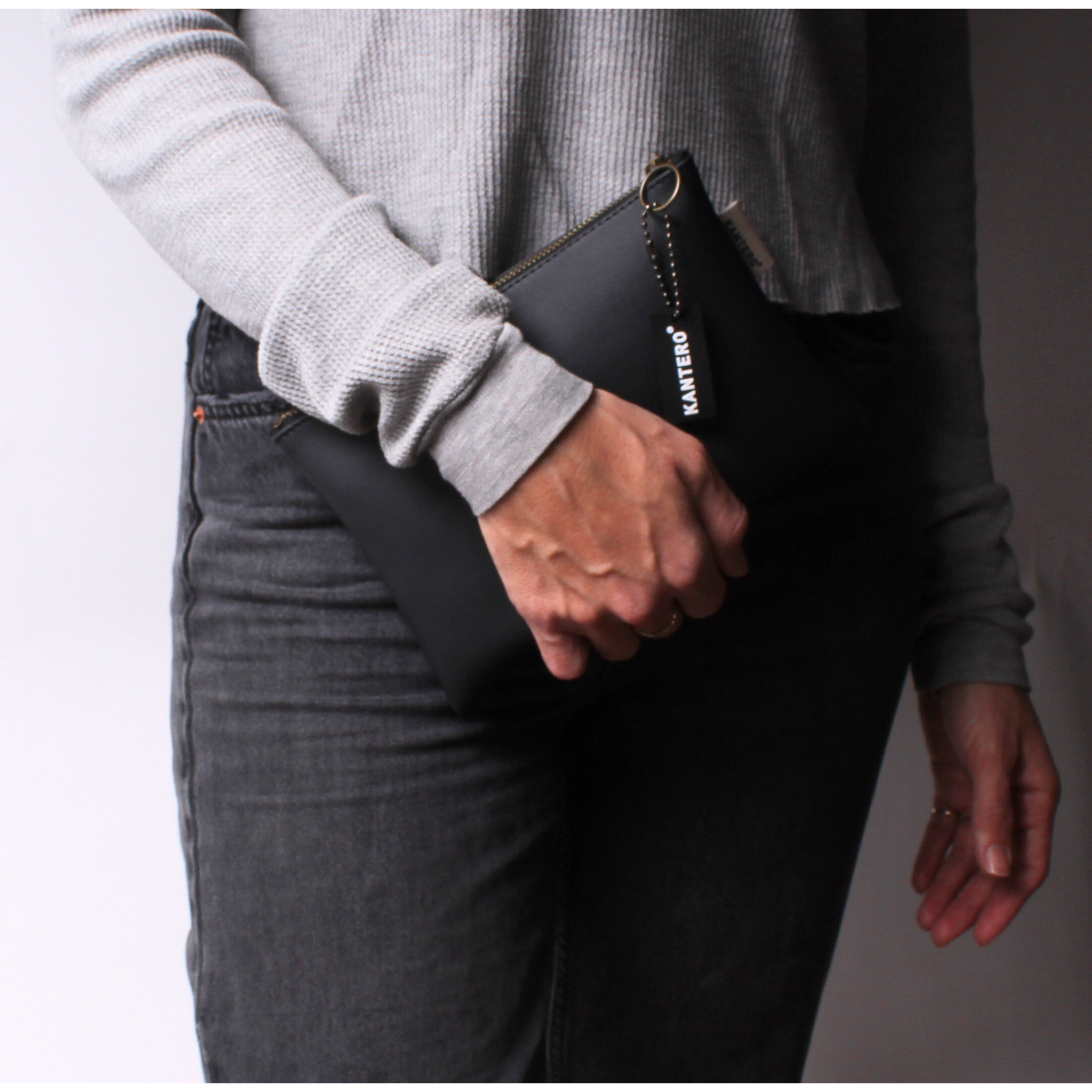 קלאץ' בינוני שחור מט