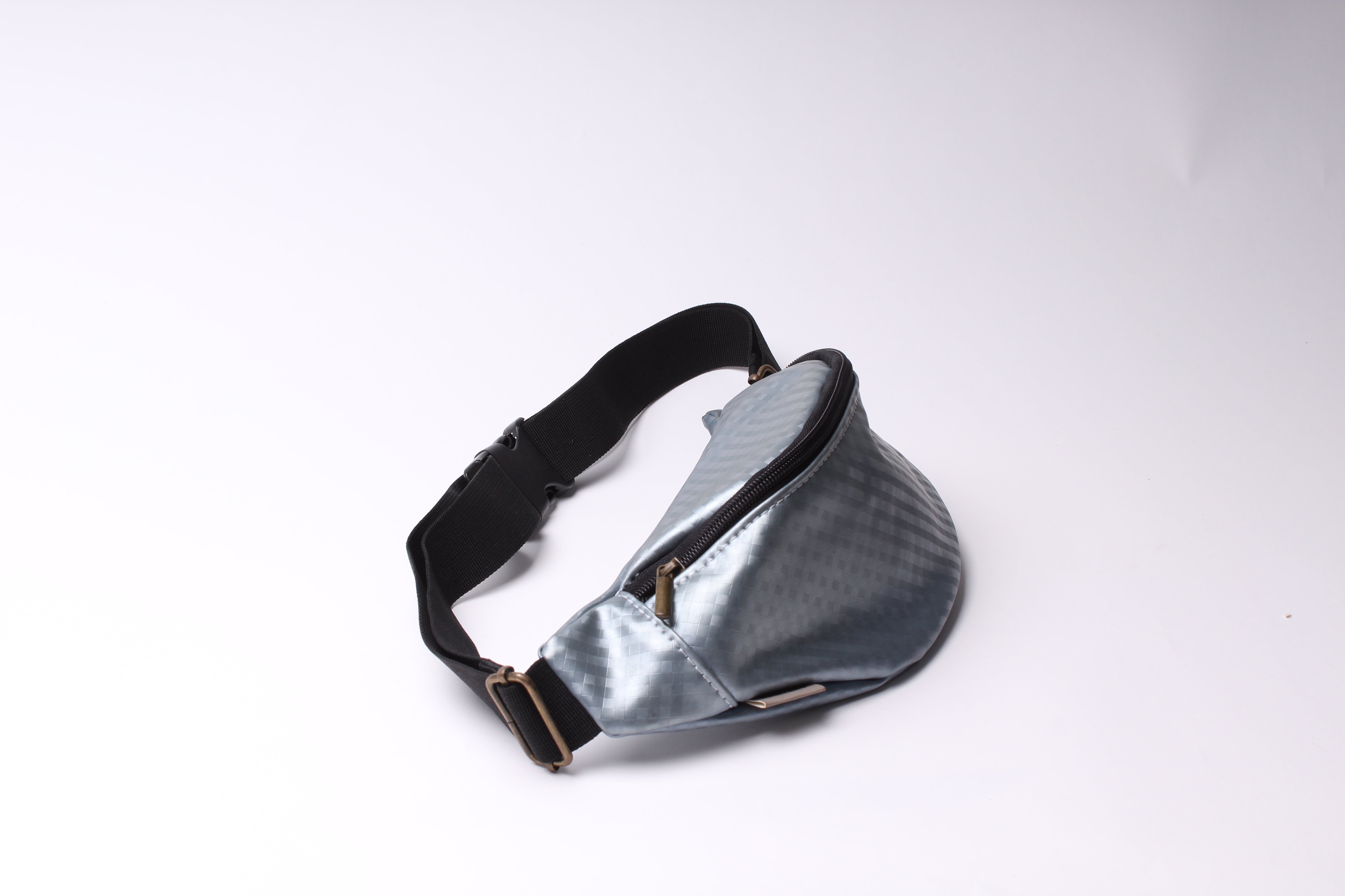 פאוץ' קלאסי כסוף תכלת נירוסטה