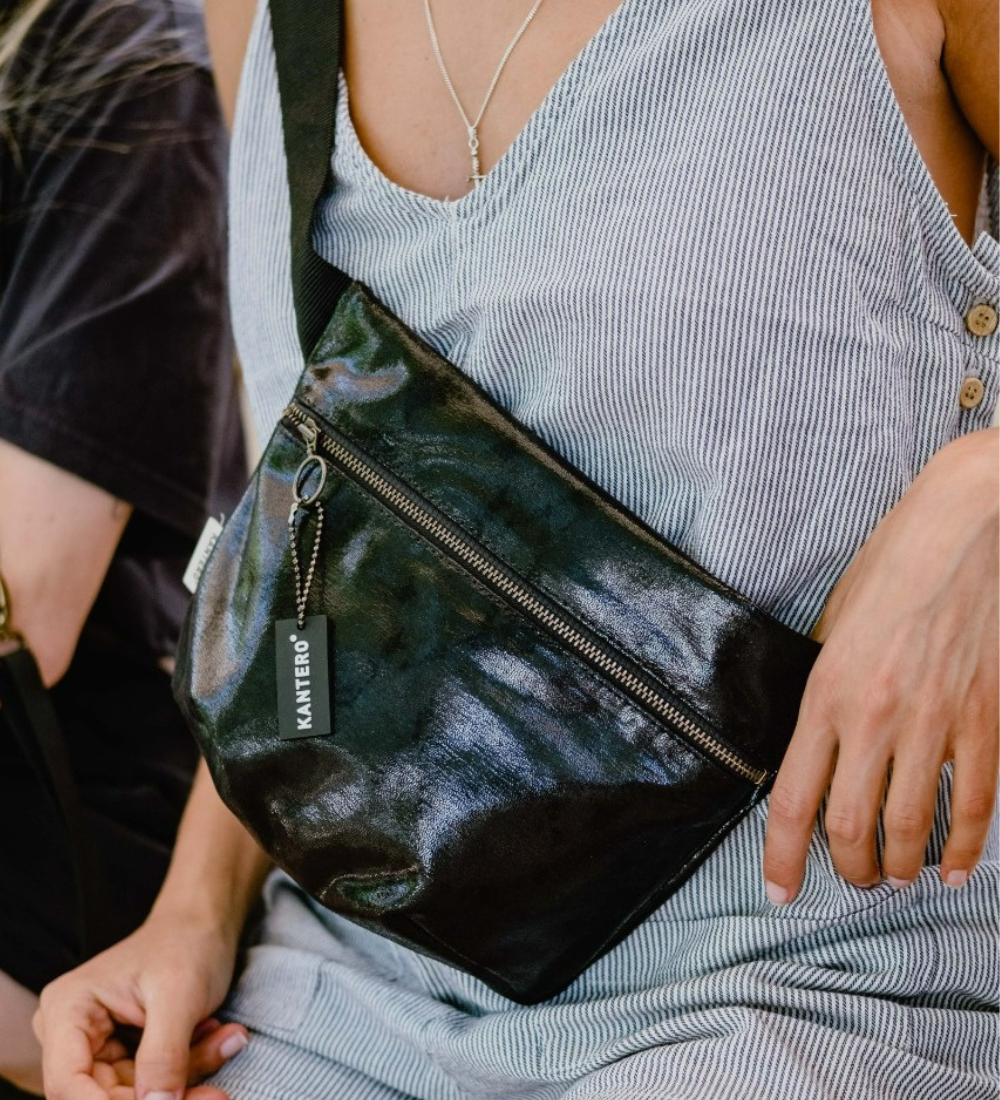 פאוץ' מרובע שחור נצנצים