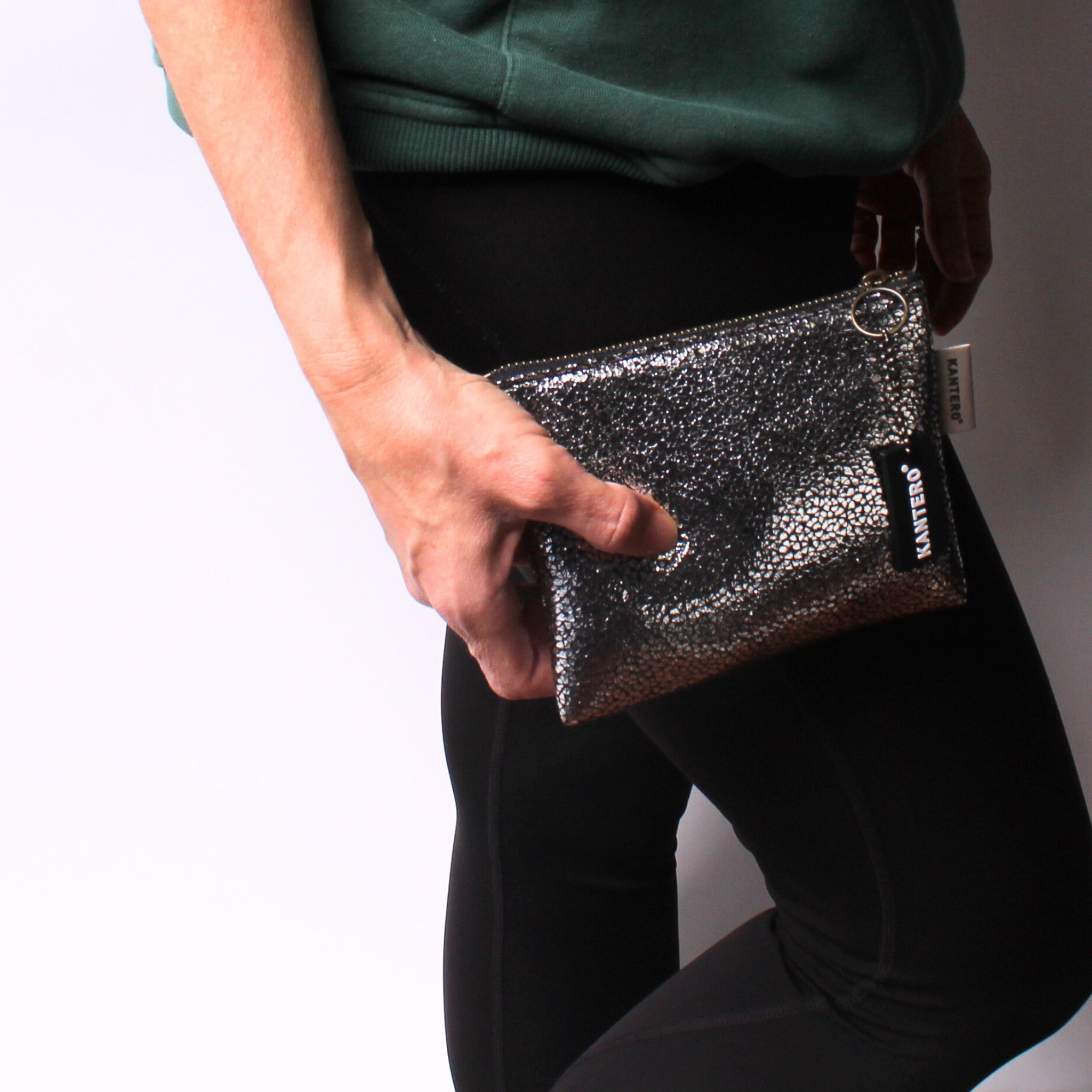 קלאץ קטן נצנצים כסוף כהה