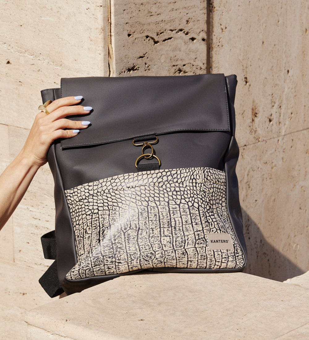 תיק גב אקספרט פלוס- תנין ושחור