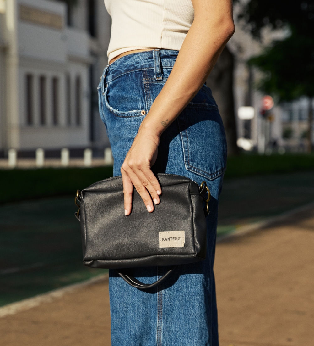 ⁨תיק צד קטן EDIT- שחור מט⁩