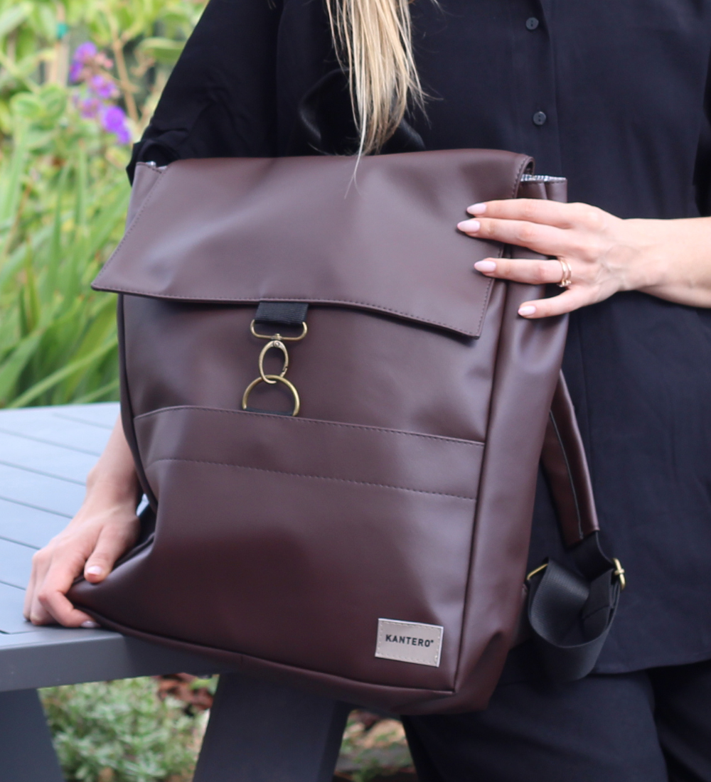 תיק גב אקספרט פלוס- חום כהה