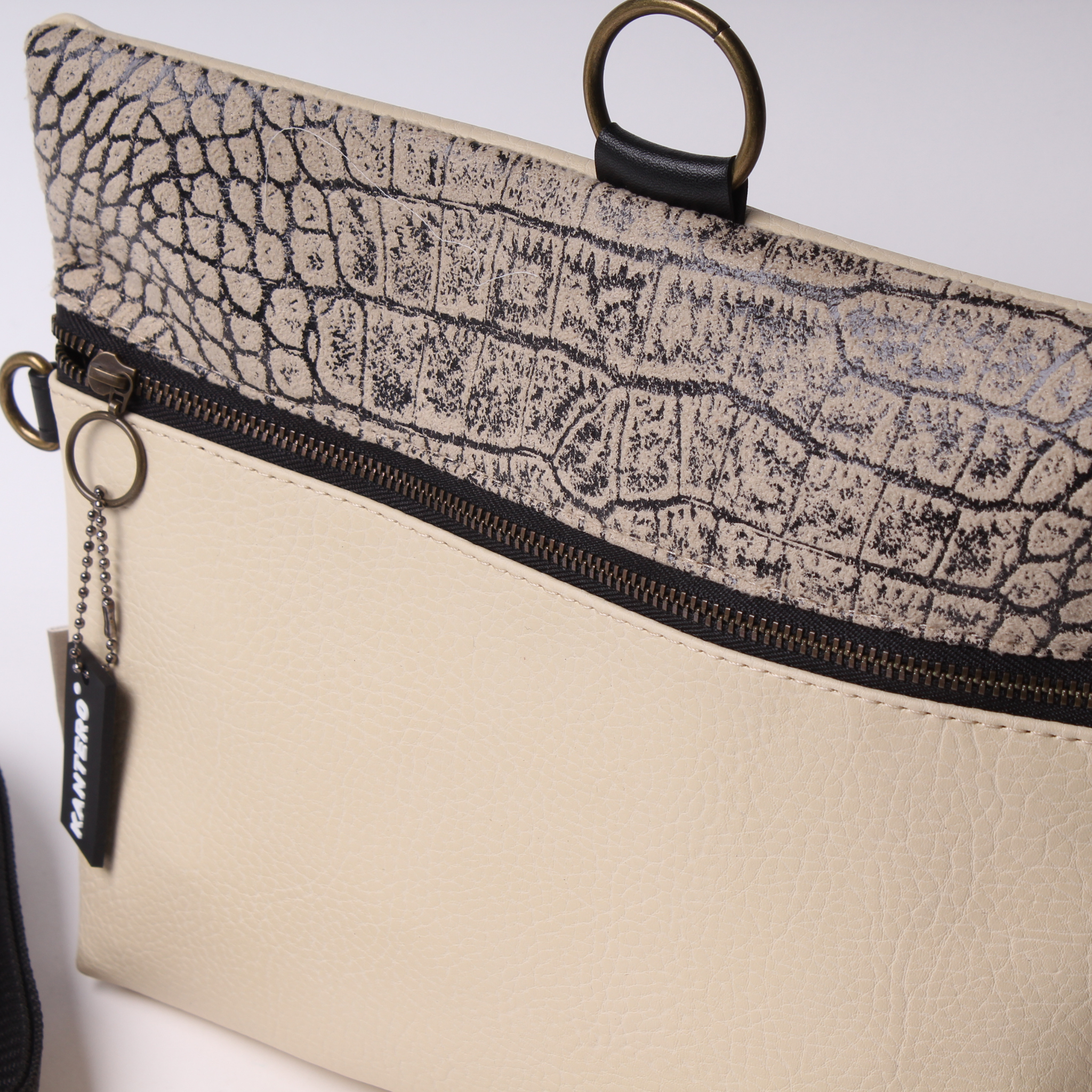 4 ב1 הדפס תנין וקרם