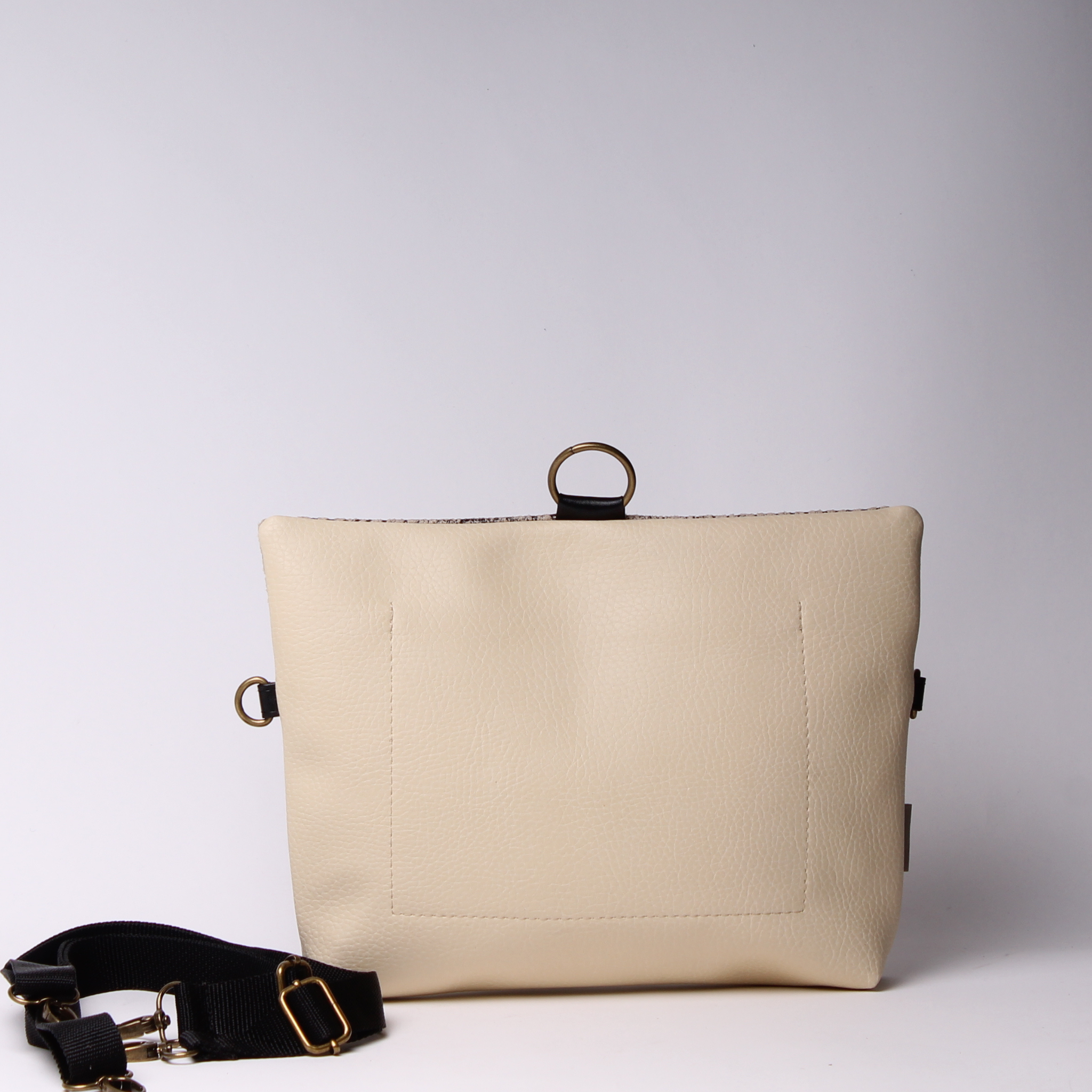 4 ב1 הדפס תנין וקרם